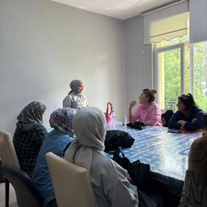 “Bağımlılıkla Mücadele, Bakanlığımız Hizmet Modelleri ve Koruyucu Aile Hizmeti Tanıtımı” konulu eğitimler düzenlenmiştir. - fotoğraf 2