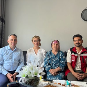 İl Müdürümüz Harun TOHUMCU, 30 Haziran Koruyucu Aile Günü kapsamında Koruyucu Ailemizi ziyaret etti. - fotoğraf 1
