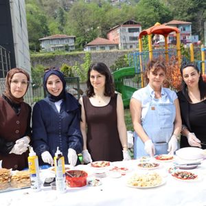 10-16 Mayıs Engelliler Haftası dolayısıyla  kermes etkinliği düzenlenmiştir.  - fotoğraf 2