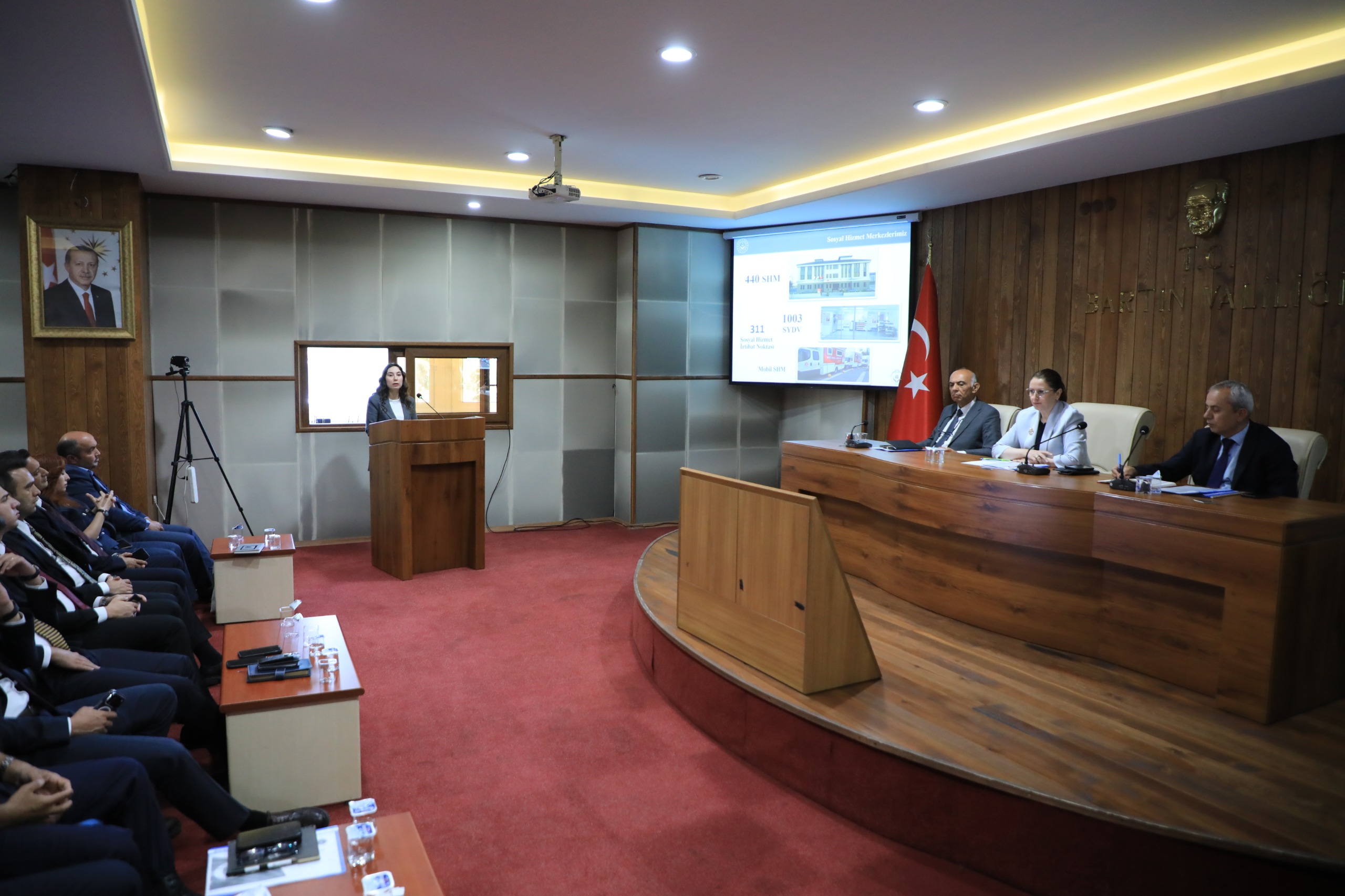 Muhtarlara Yönelik Sosyal Hizmetler ve Şiddetle Mücadele Bilgilendirme Toplantısı Gerçekleştirildi