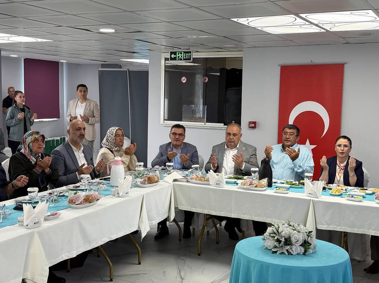 Babalar Günü Kapsamında Değerli Büyüklerimiz İle Bir Araya Gelindi - fotoğraf 2