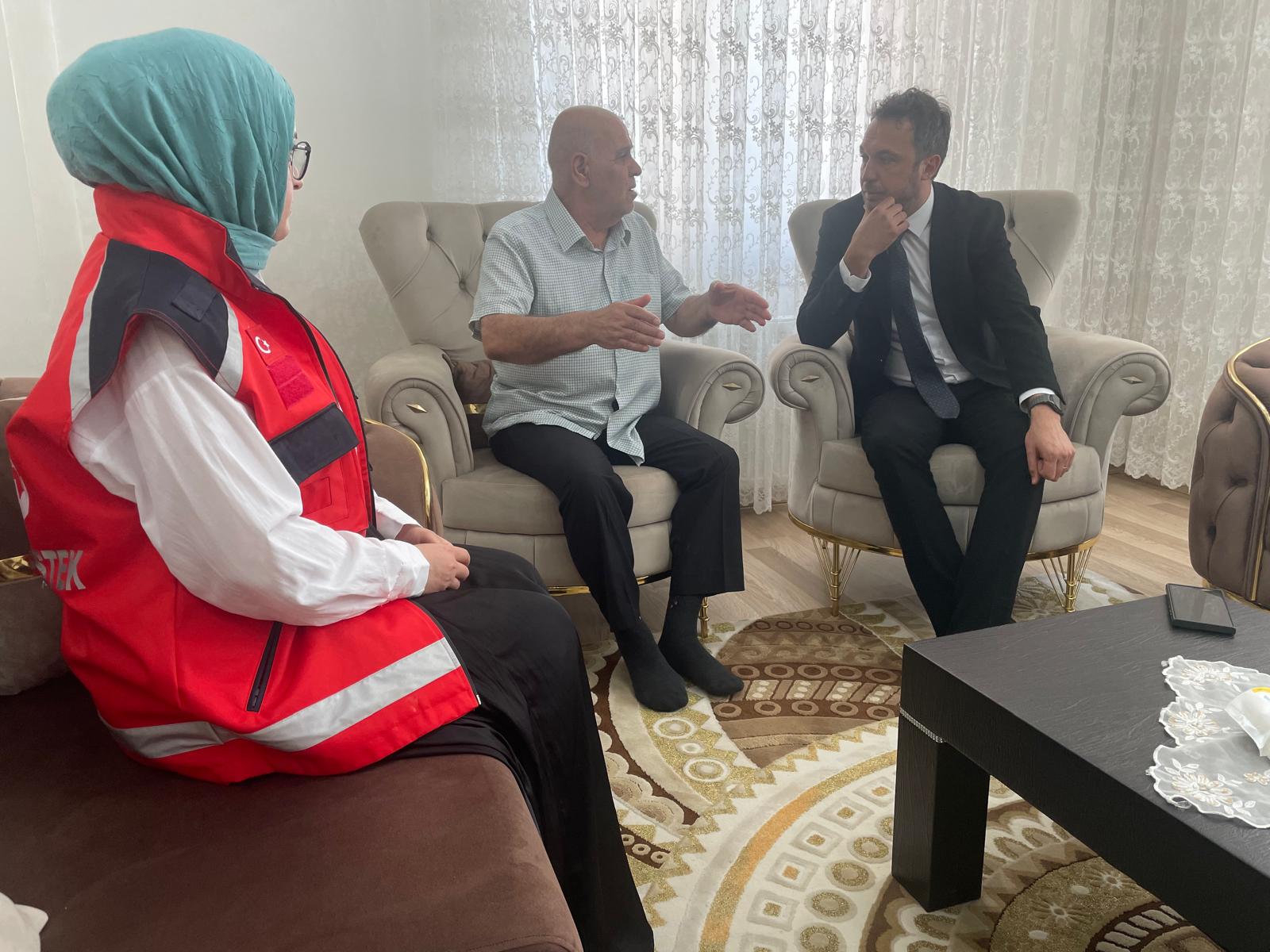 İl Müdürümüz, Kıbrıs Gazisi  Doğan YAMAKOĞLU’nu, Hanelerinde Ziyaret Ettiler