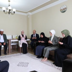 Aile ve Sosyal Hizmetler Bakanımız Sayın Mahinur Özdemir Göktaş, Şehidimiz Ahmet Aytekin Annesini ziyaret etti. - fotoğraf 3