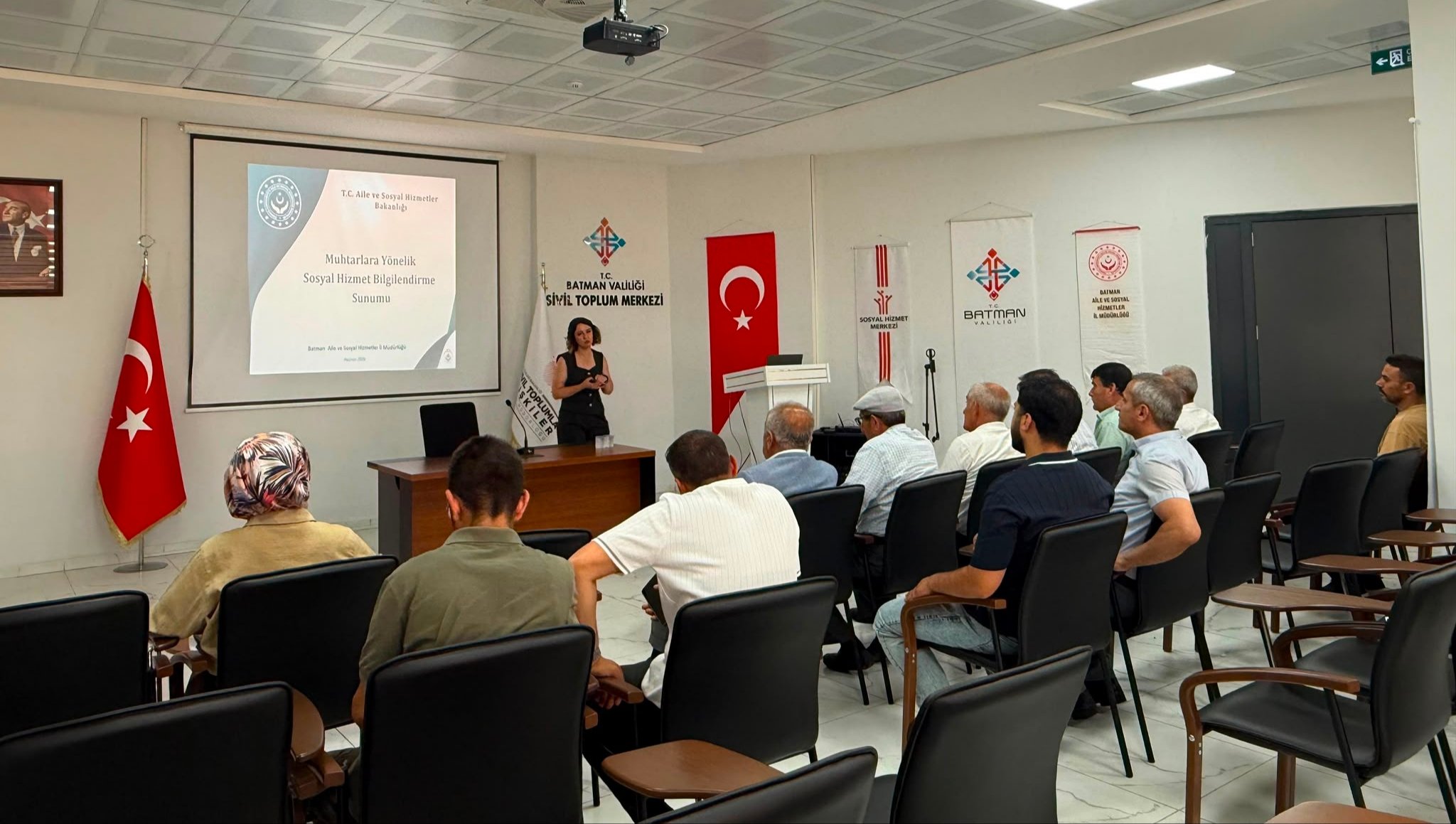 Sosyal Risk Haritaları ve Aile Rehberi Sistemi kapsamında köy ve merkez mahalle muhtarlarımıza bilgilendirme toplantısı