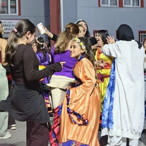 “Romanlar Hıdırellez Şenliği” programı gerçekleştirilmiştir. - fotoğraf 3