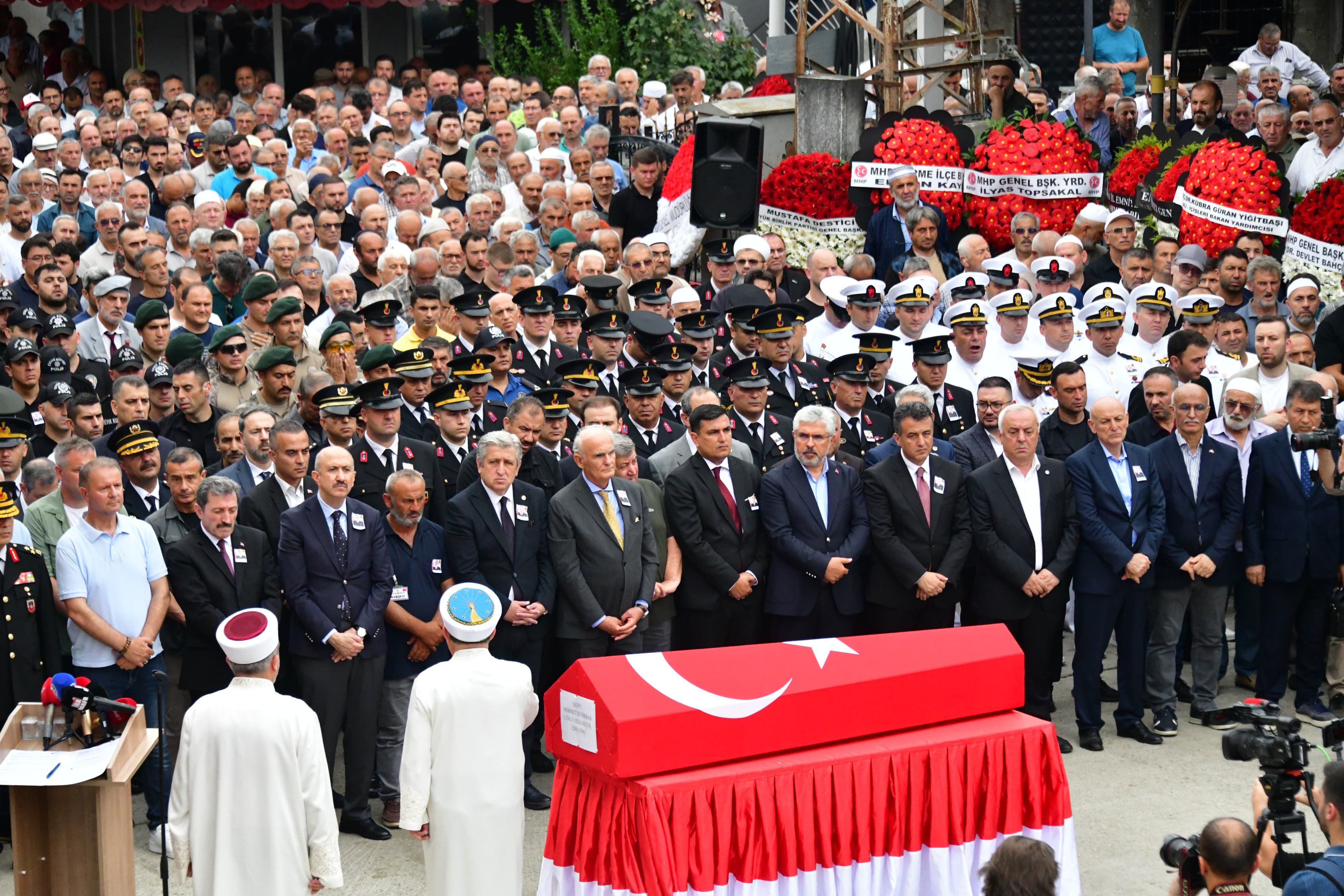 Şehidimiz Uzm. J. VIII. Kad. Çvş. Mehmet Demirbaş Son Yolculuğuna Uğurlandı