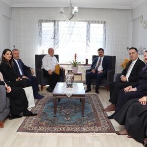 2023 yılında Zonguldak Sosyal Hizmet Merkezi Müdürlüğü’nden emekli olan Mahmut Gürsoy ve ailesi ziyaret edilmiştir. - fotoğraf 1