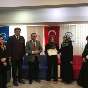 Umre Ödüllü Değerler Eğitimi Sınavında Başarılı olan Çocuklarımız Ödüllendirildi - fotoğraf 4