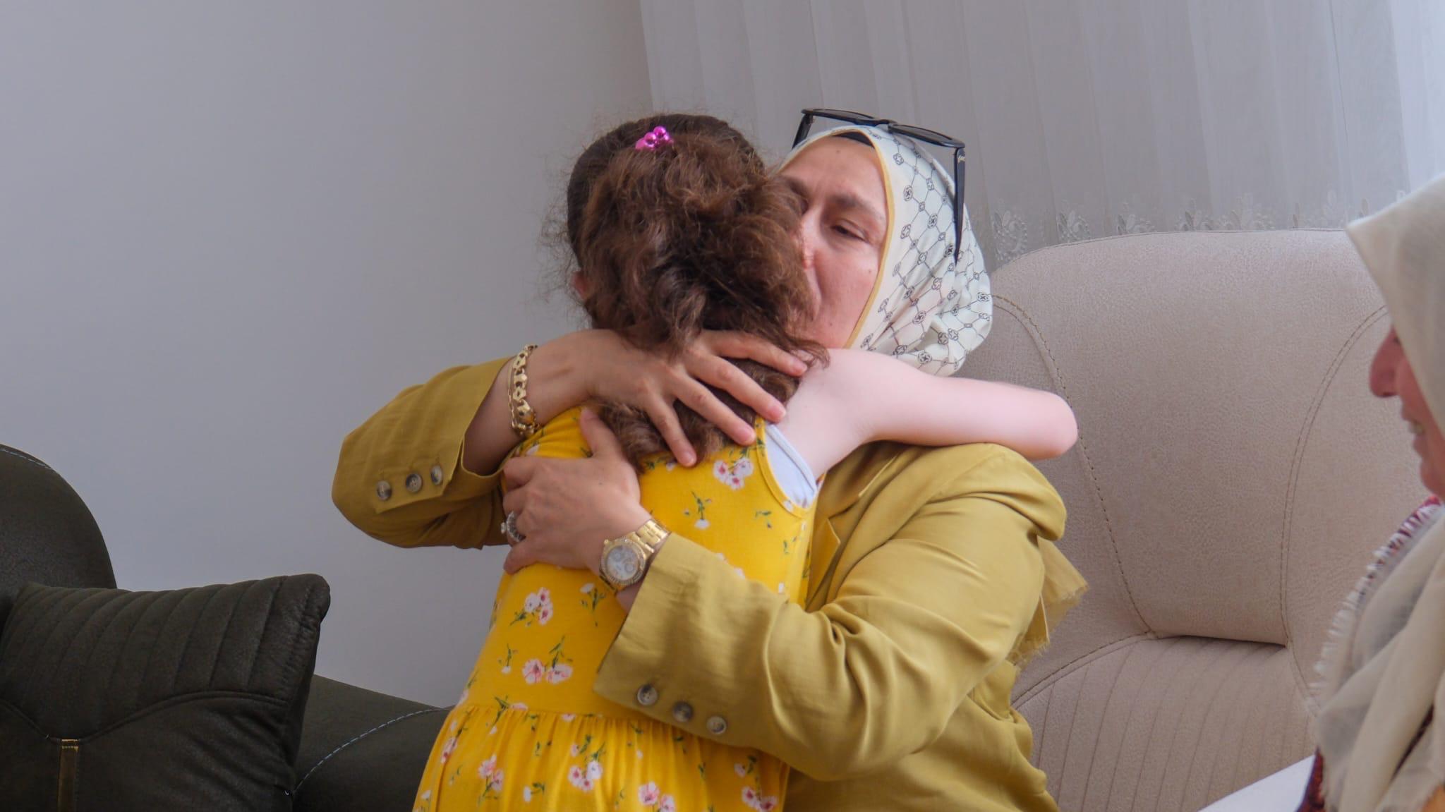 Nilgün Kalaylı Hanımefendi ve İl Müdürü Tutaş’tan Koruyucu Aileye Anlamlı Ziyaret