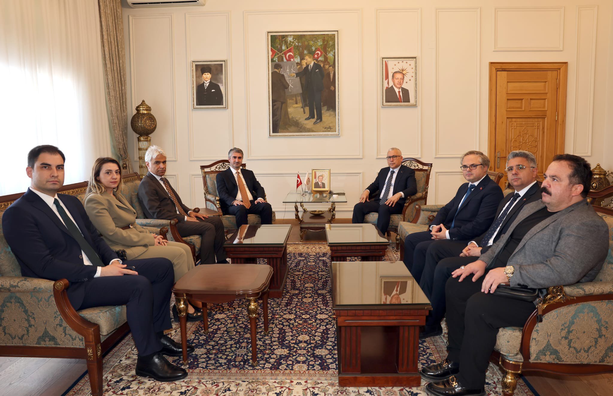 Bakan Yardımcımız Sayın Zafer Tarıkdaroğlu, Valimiz Sayın Yılmaz Şimşek'i Makamında Ziyaret Etti