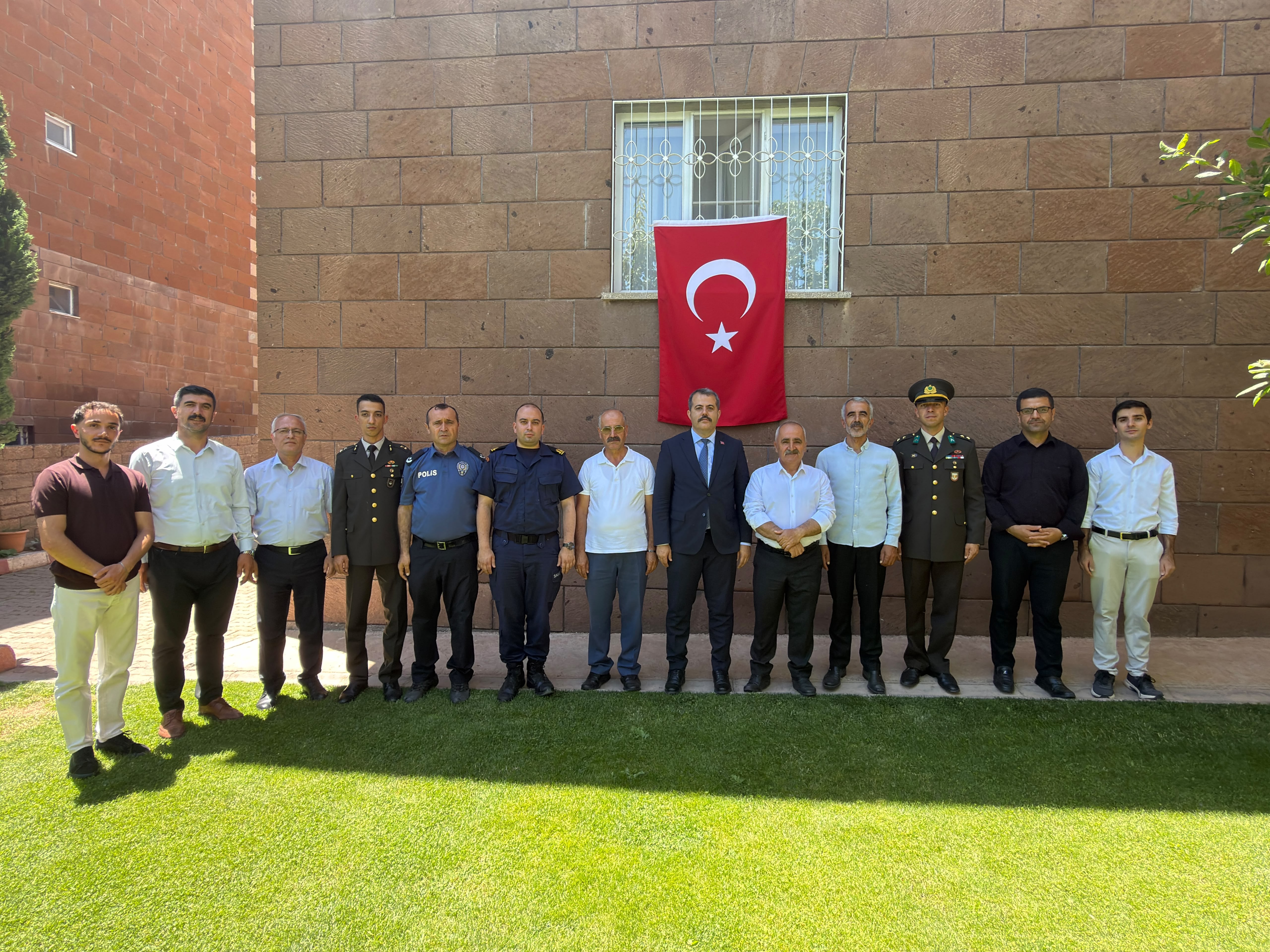 15 Temmuz Demokrasi ve Millî Birlik Günü anma programları kapsamında, Ahlat Kaymakamımız Sayın Özgür KAYA ile birlikte, şehit ailelerimiz ve gazilerimiz ziyaret edildi