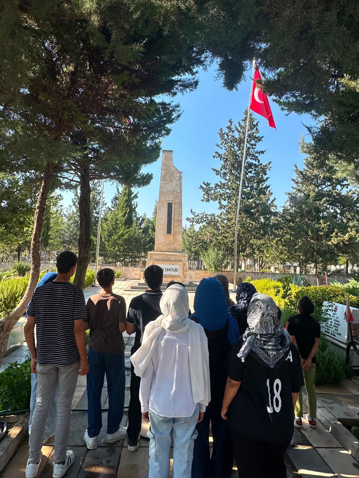15 Temmuz Demokrasi ve Millî Birlik Günü’nde Anlamlı Şehitlik Ziyareti