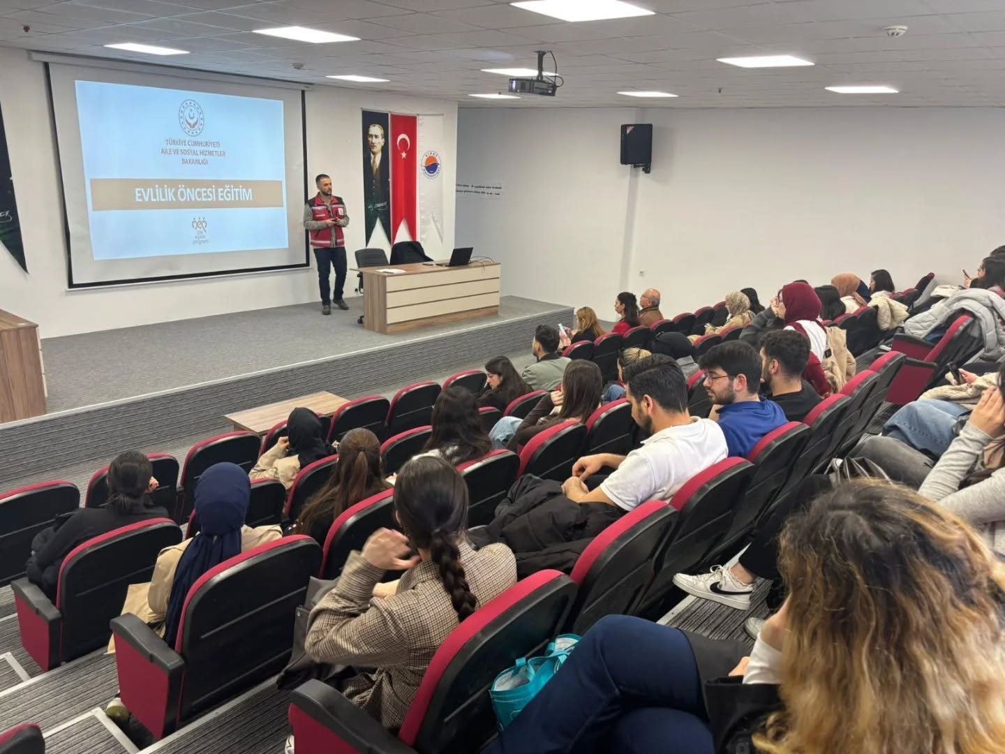 Sinop Üniversitesi Eğitim Fakültesi Öğrencilerine Evlilik Öncesi Süreçler Eğitimi Verildi