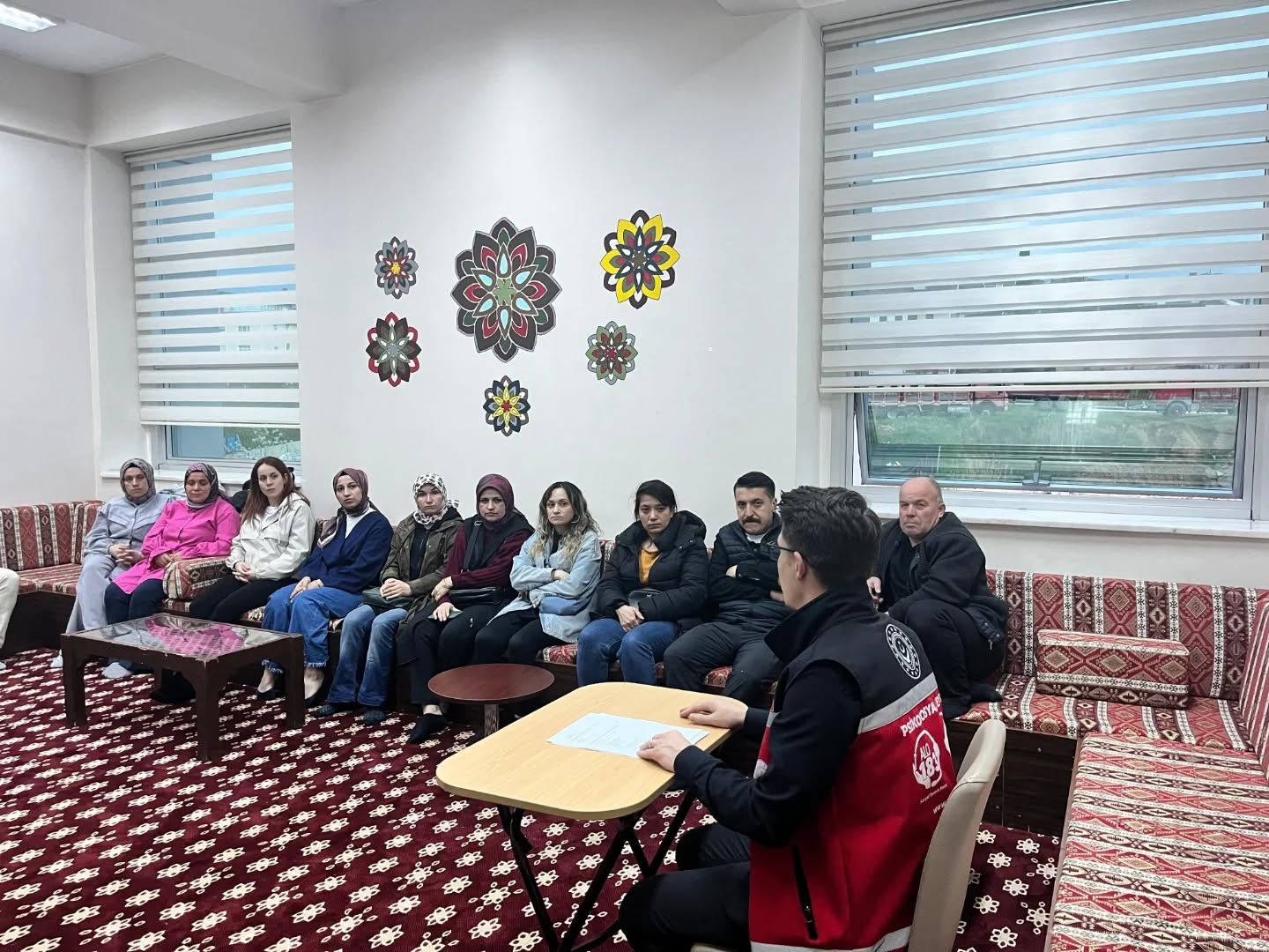 “Dur, Düşün, Hareket Et” Projesi Kapsamında Velilere Yönelik Eğitim Düzenlendi