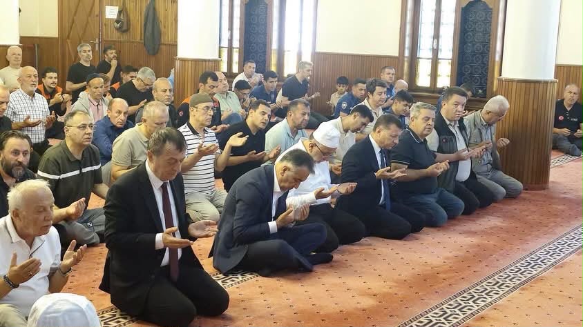 Aziz Şehitlerimizi Rahmet Minnet ve Dualarla Yâd Ettik