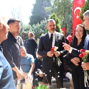15 Temmuz Demokrasi ve Millî Birlik Günü’nün 10. Yılında Karşıyaka Şehitliği Ziyaret Edildi - fotoğraf 3