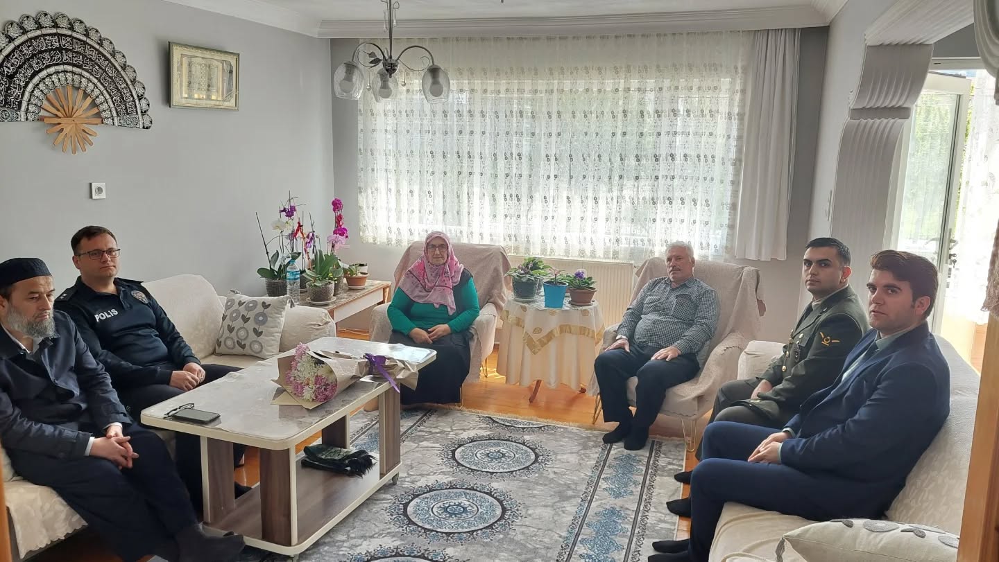 Şehit Annelerine Anneler Günü Ziyareti
