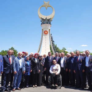 15 Temmuz Demokrasi ve Millî Birlik Anıtı Ziyaret Edildi - fotoğraf 3