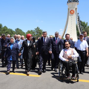 15 Temmuz Demokrasi ve Millî Birlik Anıtı Ziyaret Edildi - fotoğraf 4