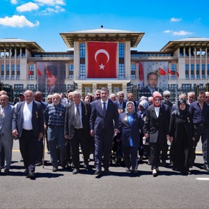 15 Temmuz Demokrasi ve Millî Birlik Anıtı Ziyaret Edildi - fotoğraf 2