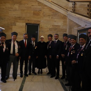 15 Temmuz’un 10. Yılında “Sanata Teşvik ve Sanatla Yaşam Sergisi” Türkiye Büyük Millet Meclisinde Düzenlendi - fotoğraf 4
