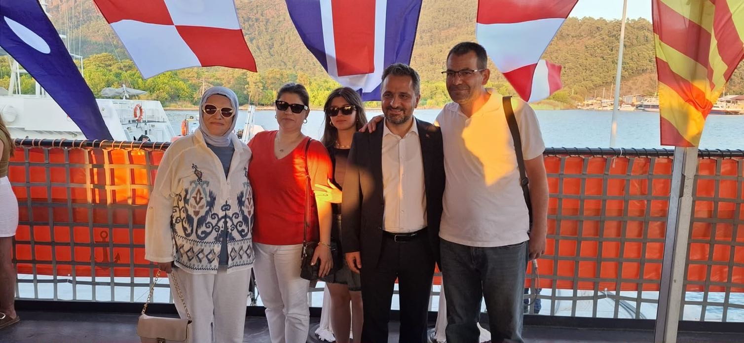 Marmaris Kaymakamlığı ile Sahil Güvenlik Komutanlığının daveti üzerine düzenlenen şehit aileleri ve gazilere yönelik yemek programına İl Müdürümüz Mahmut SELÇUK katıldı.
