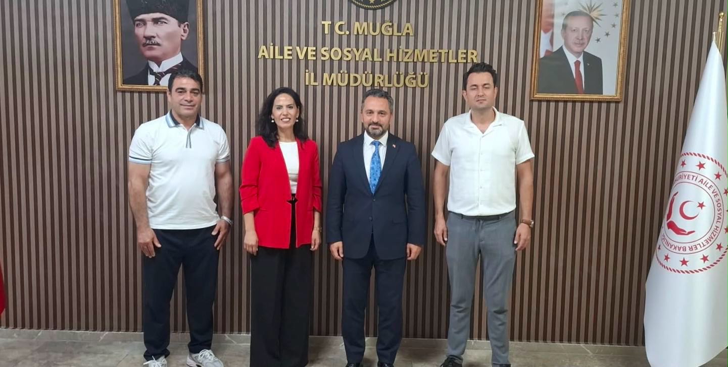 Öz Sağlık-İş Sendikası Muğla Şube Başkanı Nilüfer KAVASOĞLU, İl Müdürümüz Mahmut SELÇUK’u makamında ziyaret etti. 