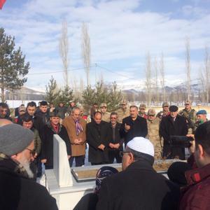 Şehit Polis Özel Harekat Ömür ERBAY, Vefatının 4. Yılında Kabri Başında Dualarla Anıldı - fotoğraf 1