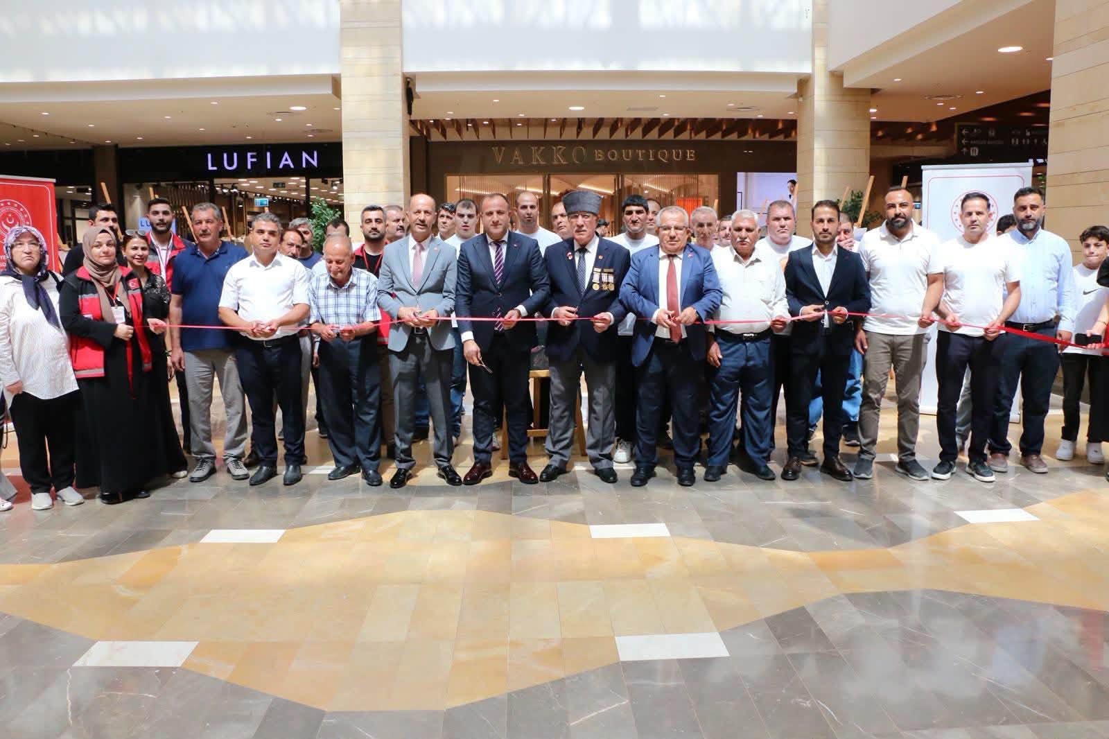 “İrade Bizim, Zafer Bizim” Temalı Resim Sergimizi Ziyaretçilerimizle Buluşturduk