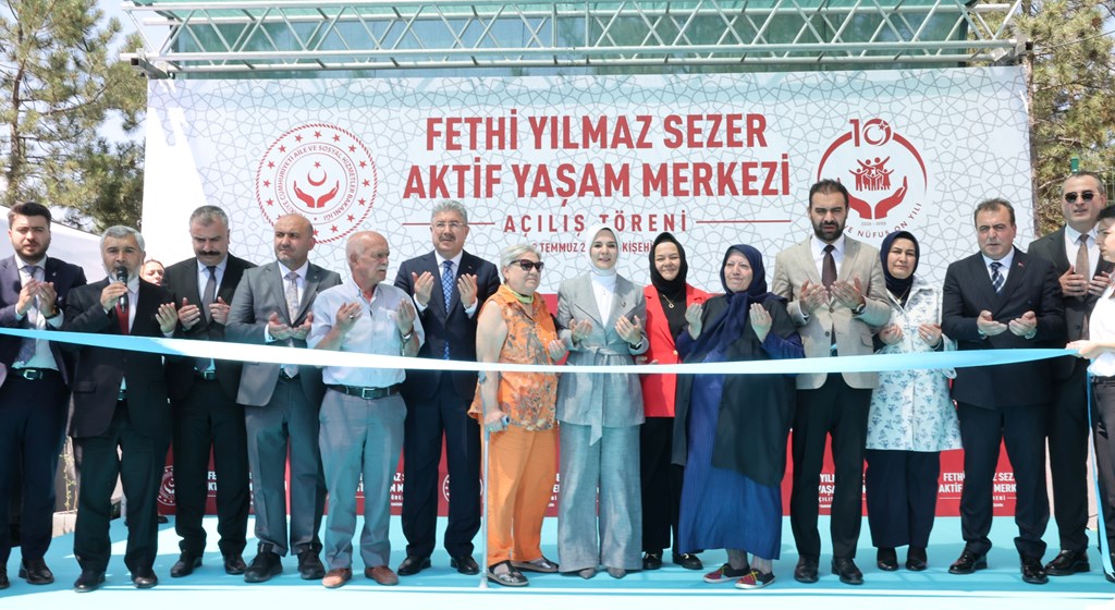 Bakanımız Göktaş, Eskişehir'de Yaşlı Aktif Yaşam Merkezi'nin açılışında konuştu