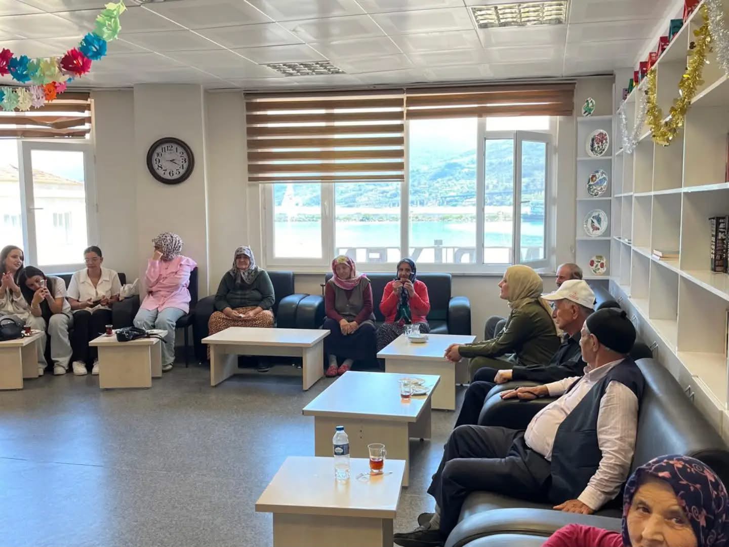 Genç Kaşifler Topluluğu Üyelerinden Huzurevi Sakinlerine Anlamlı Ziyaret