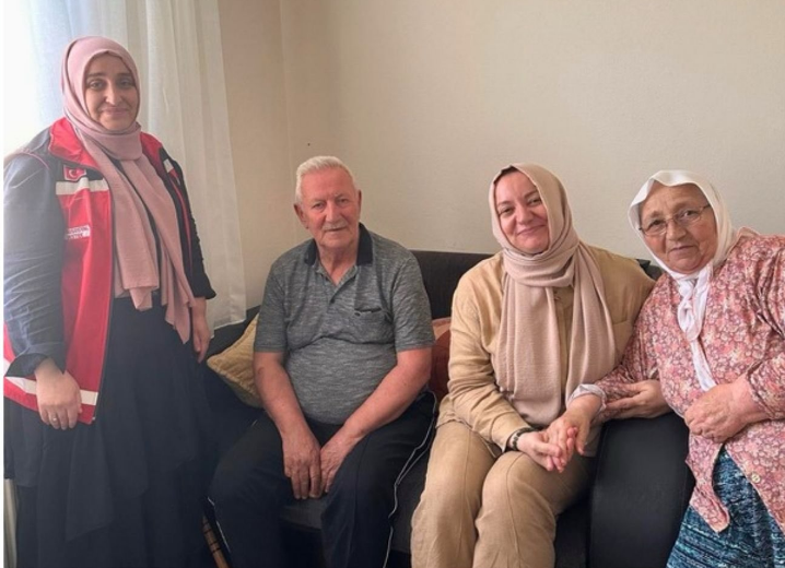 Kıbrıs Gazimiz Ali Ahmetoğlu Ve Değerli Ailesi Hanelerinde Ziyaret Edildi.