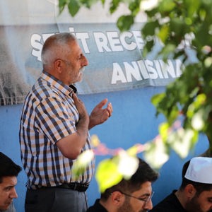 Valimiz Sayın Hamza Aydoğdu, siyasi parti ve STK yöneticileri, il ve ilçe protokolü ile birlikte15 Temmuz Demokrasi ve Millî Birlik Günü dolayısıyla 15 Temmuz Şehidimiz Recep Gündüz'ün ailesini ziyaret ettiler. - fotoğraf 6