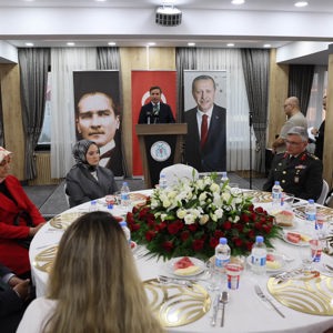 Şehit Ailelerimiz ve Gazilerimiz Onuruna Yemek Programı Düzenlendi. - fotoğraf 17