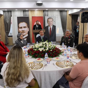 Şehit Ailelerimiz ve Gazilerimiz Onuruna Yemek Programı Düzenlendi. - fotoğraf 19