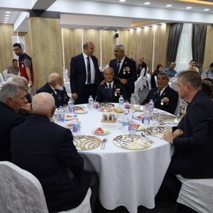 Şehit Ailelerimiz ve Gazilerimiz Onuruna Yemek Programı Düzenlendi. - fotoğraf 20