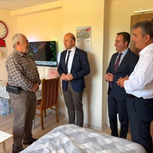 İl Müdürümüz Sayın Abdulhalim Ünalan, Kemah Huzurevini ziyaret ederek kıymetli büyüklerimizle bir araya geldi. - fotoğraf 2