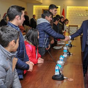 Başarılı Öğrenciler Tablet ve Telefonla Ödüllendirildi - fotoğraf 6