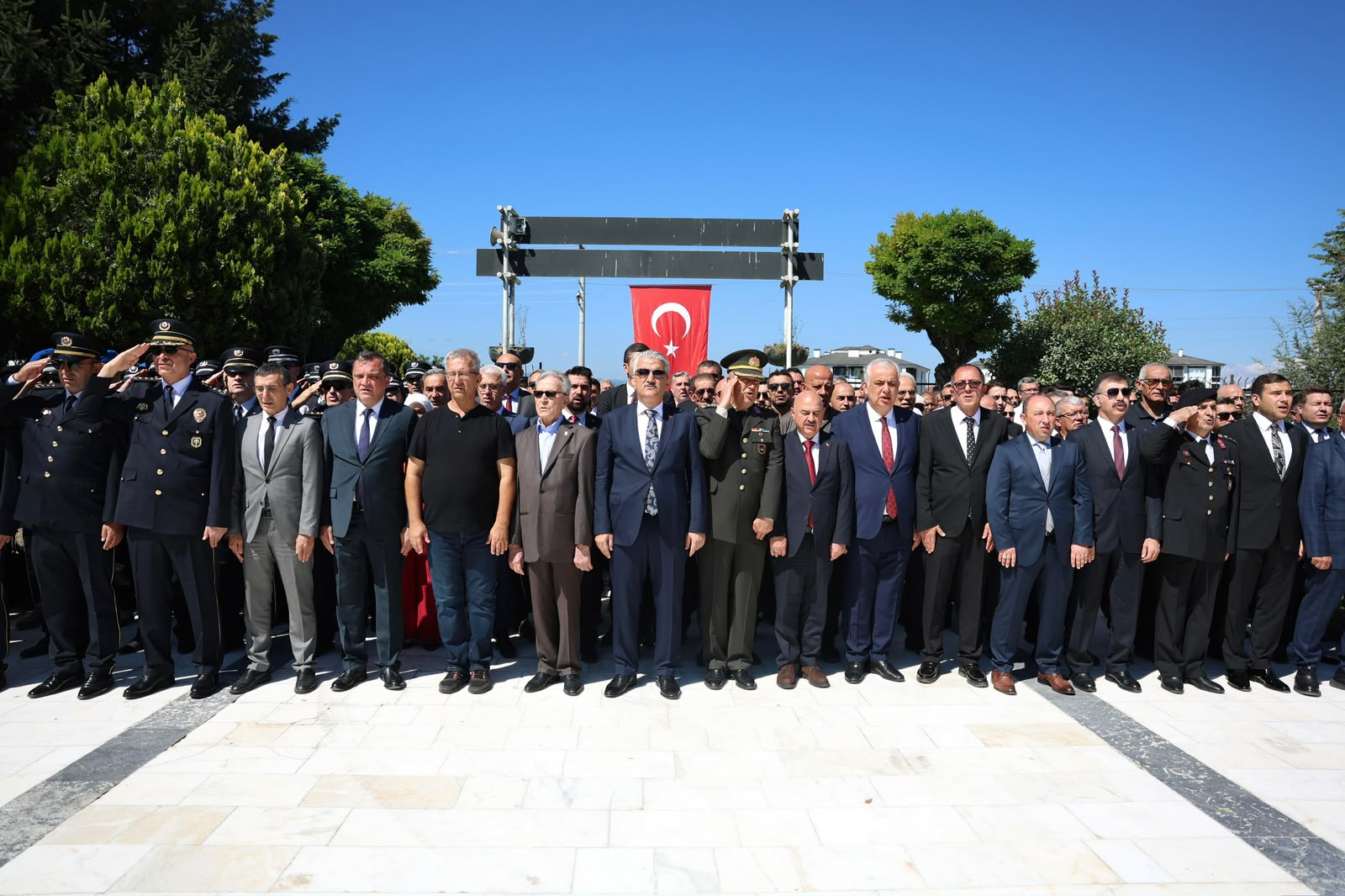 15 Temmuz Demokrasi ve Millî Birlik Günü kapsamında Düzce Şehitliği Ziyaret Edildi.