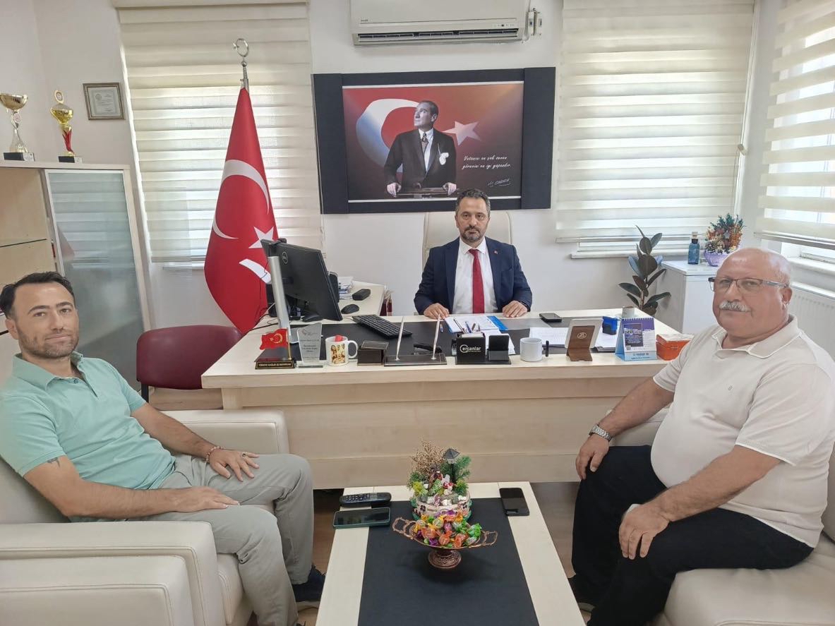 İl Müdürümüz Mahmut SELÇUK, Çocuk Evleri Koordinasyon Merkezi Müdürlüğümüzü ziyaret ederek yürütülen hizmet ve çalışmalar hakkında incelemelerde bulundu.