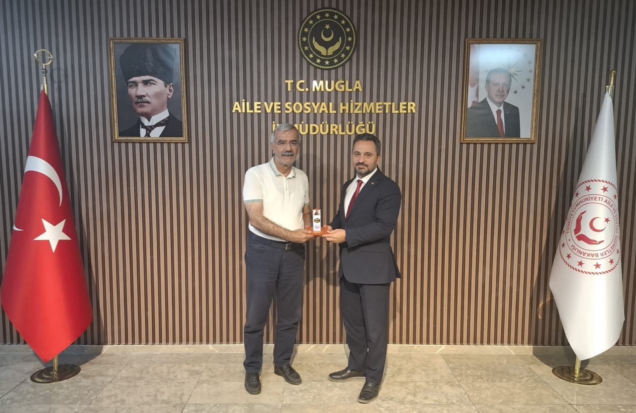 Muğla Emlak Danışmanları Esnaf Odası Başkanı Ziya ERCAN, İl Müdürümüz Mahmut SELÇUK’u makamında ziyaret etti.