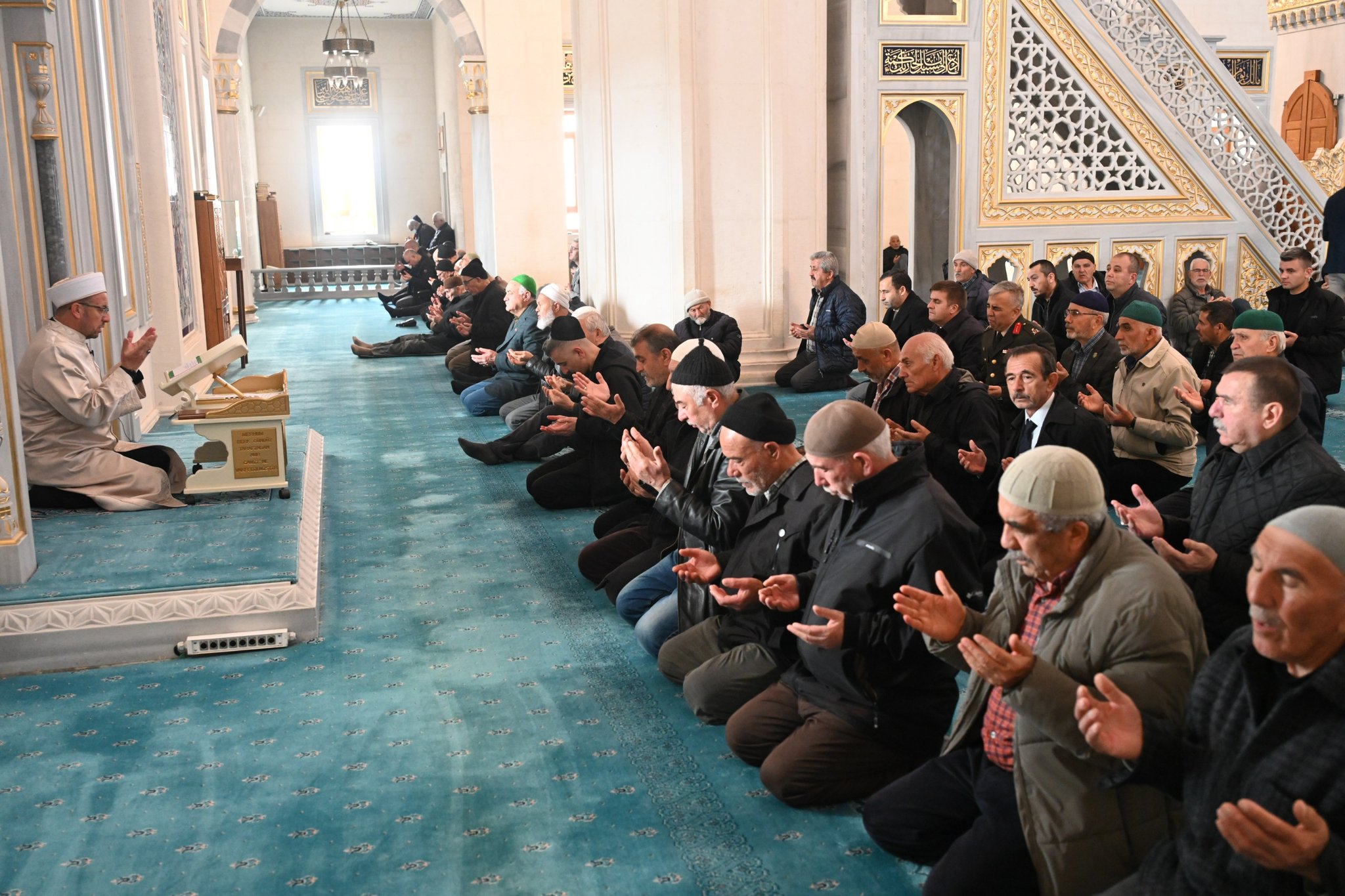 18 Mart Şehitleri Anma Günü ve Çanakkale Zaferi’nin 111. yıl dönümü münasebetiyle Nur Camii’nde Kur’an-ı Kerim tilaveti gerçekleştirildi.