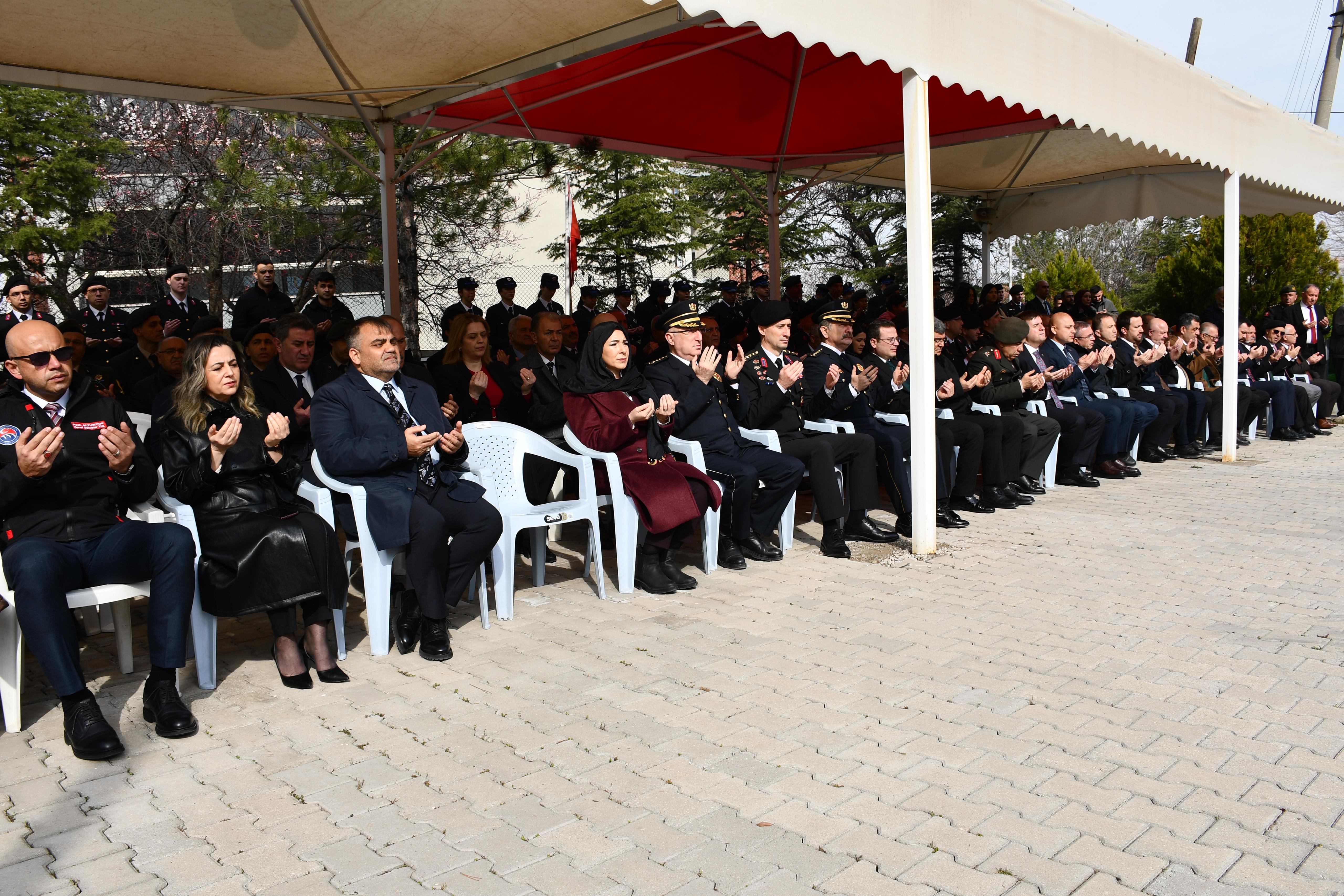 18 Mart Şehitleri Anma Günü ve Çanakkale Zaferi’nin 111. yıl dönümü münasebetiyle Şehit yakınlarımız ve Gazilerimiz ile Kırıkkale Şehitliği ziyaret edildi.