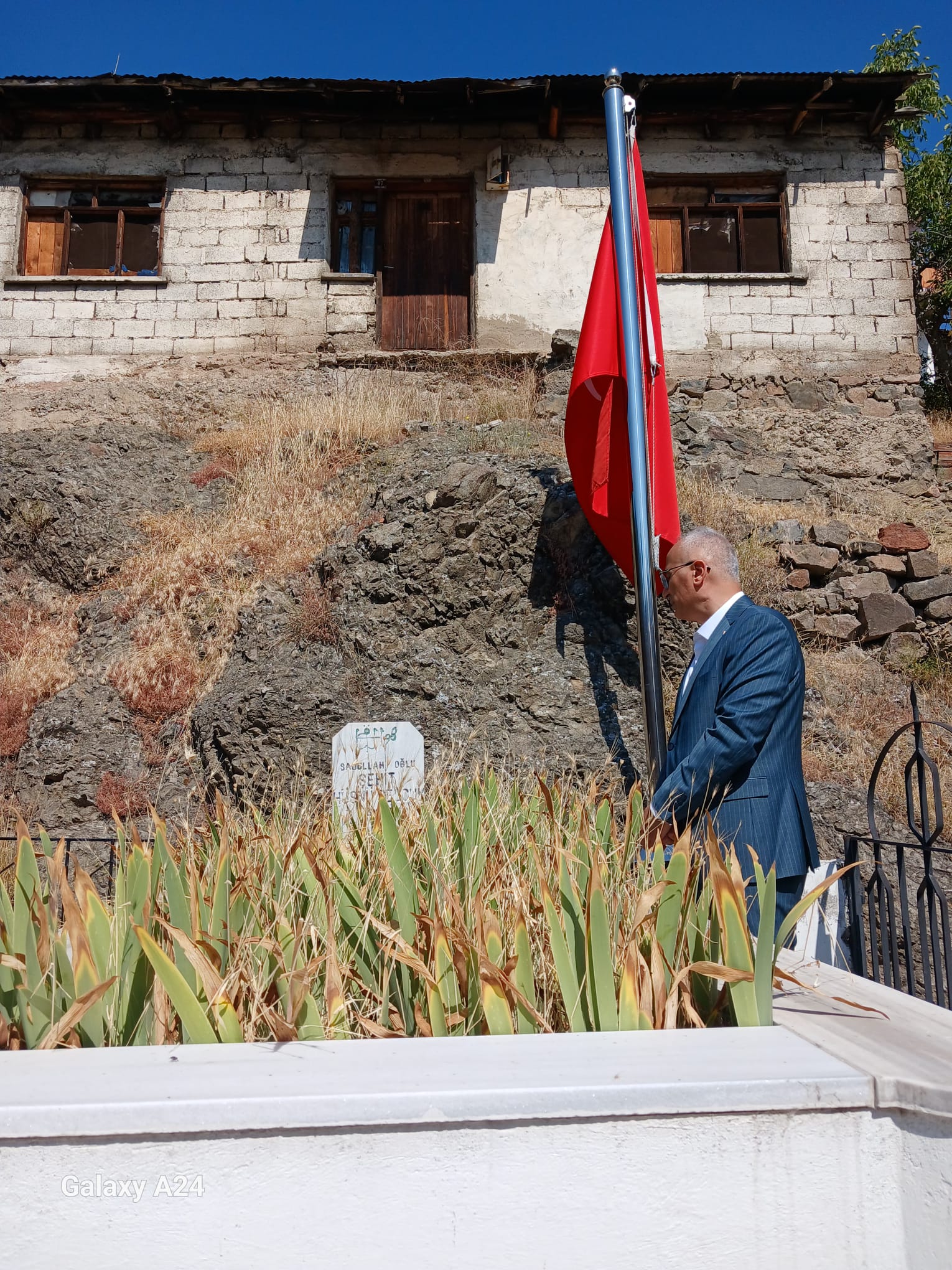 Aziz Şehidimiz Hüseyin Hüsnü Selçuk Efendi’nin Kabri Ziyaret Edildi