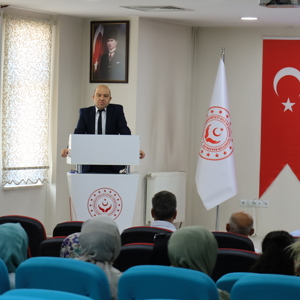 İl Müdürlüğümüz koordinesinde göreve yeni başlayan bakım personeline yönelik düzenlenen Menti-Mentör Eğitim Programı, İl Müdürümüz Sayın Abdulhalim Ünalan tarafından başlatılmıştır. - fotoğraf 2