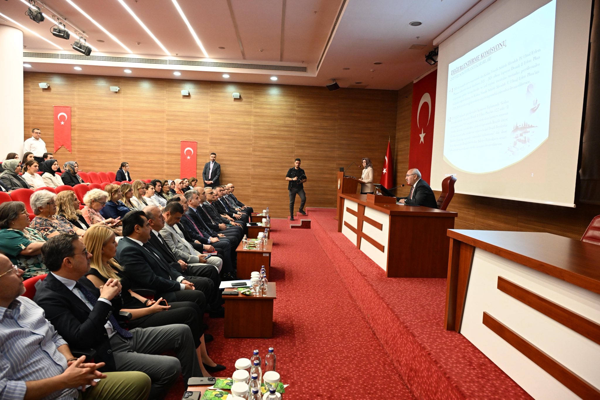 Kadına Yönelik Şiddetle Mücadele V.  İl Koordinasyon İzleme ve Değerlendirme Komisyon Toplantısı Gerçekleştirildi - fotoğraf 3