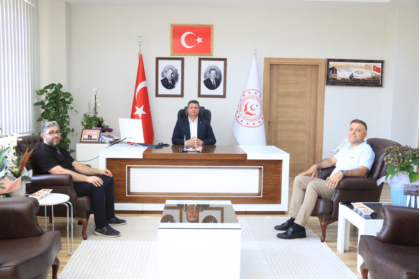 15 TEMMUZ GAZİMİZ EBUBEKİR KESKİN VE MALATYA AİLE VE SOSYAL HİZMETLER ŞUBE MÜDÜRÜ CEM OĞUŞGİL İL MÜDÜRÜMÜZ SERDAR DEMİRCİ İLE İSTİŞAREDE BULUNDU