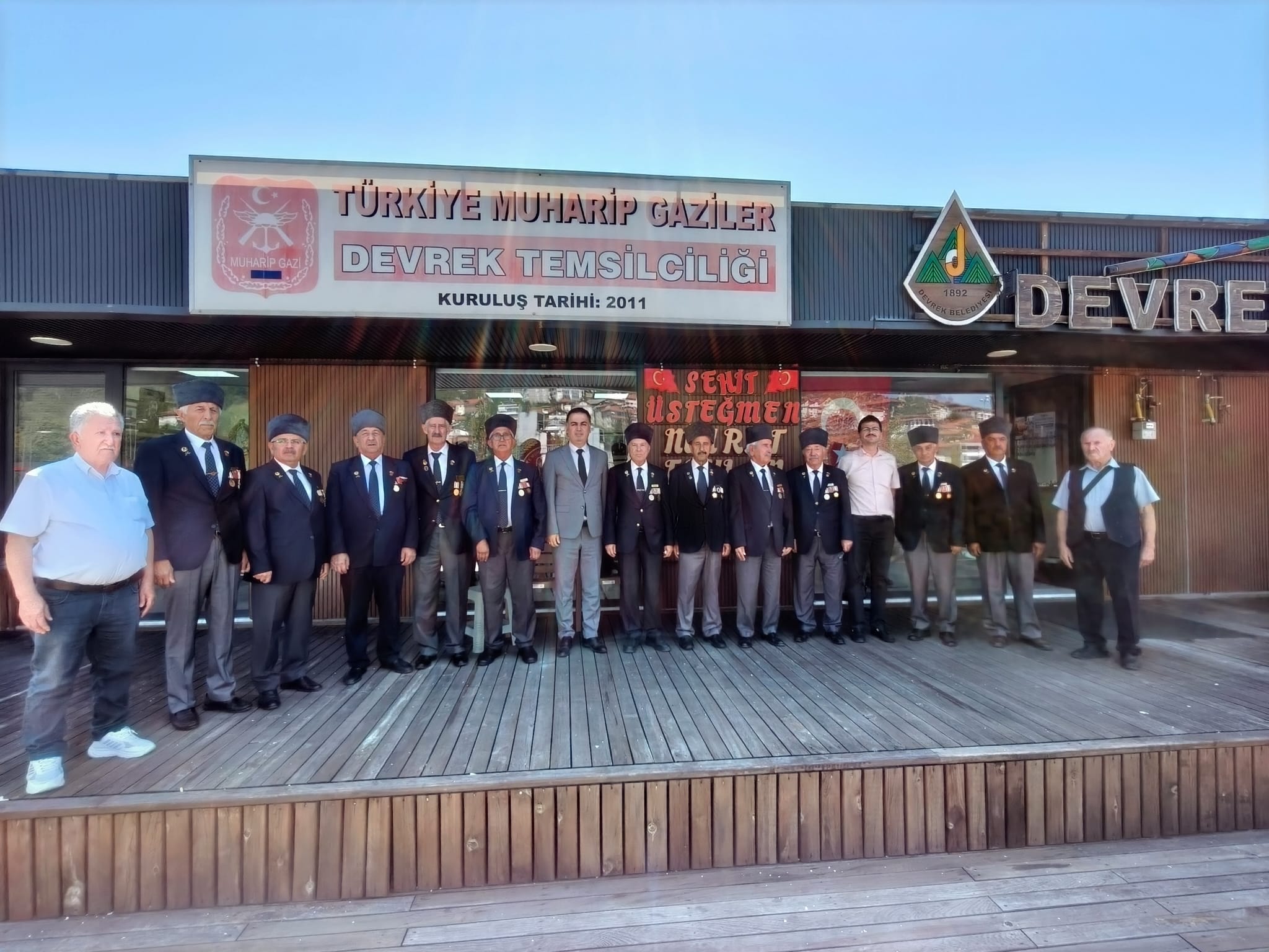 Türkiye Muharip Gaziler Derneği Genel Başkanı Sayın Beyazıt YUMUK ve Yönetim Kurulu üyeleri bir dizi ziyaret için Ankara’dan Devrek ilçemize geldiler.