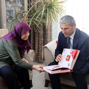 Valimiz Dr. Naci Aktaş, Şehit Kadir Özcan’ın Kıymetli Ailesini Ziyaret Etti - fotoğraf 1