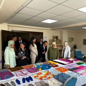 Son Başbakanımız Sayın Binali Yıldırım’ın kıymetli eşi Sayın Semiha Yıldırım Hanımefendi’nin ev sahipliğinde, Kemah Huzurevi Müdürlüğü’nde kalan kıymetli büyüklerimiz için anlamlı ve unutulmaz bir etkinlik gerçekleştirildi. - fotoğraf 6